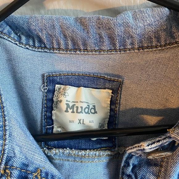 Mudd Embroidered Floral Distressed Jean Jacket Size - Picture 2 of 3